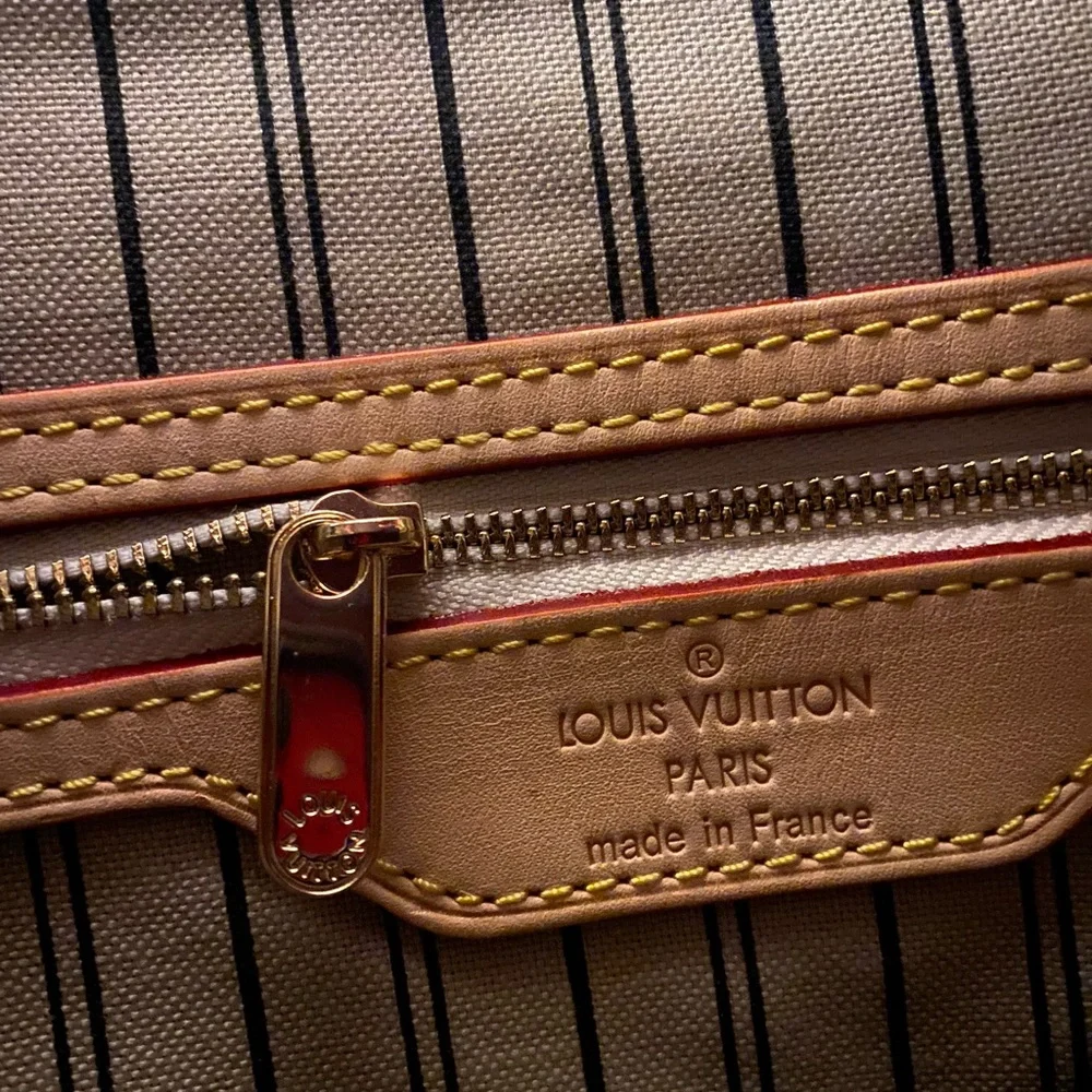 Louis Vuitton Brown Monogram Crossbody Bag - Picture 6 of 9